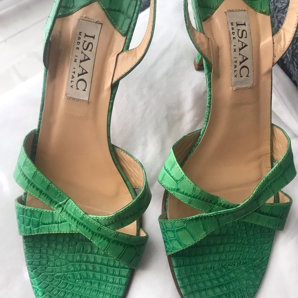 Isaac Mizrahi Emerald Green Croc-Embossed Slingback Heels - Picture 2 of 8